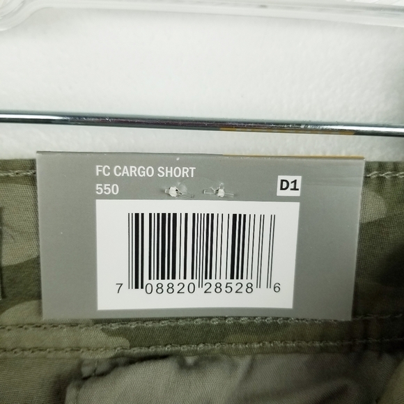 Falls Creek Green Camo Cargo Shorts NWT - Picture 5 of 9